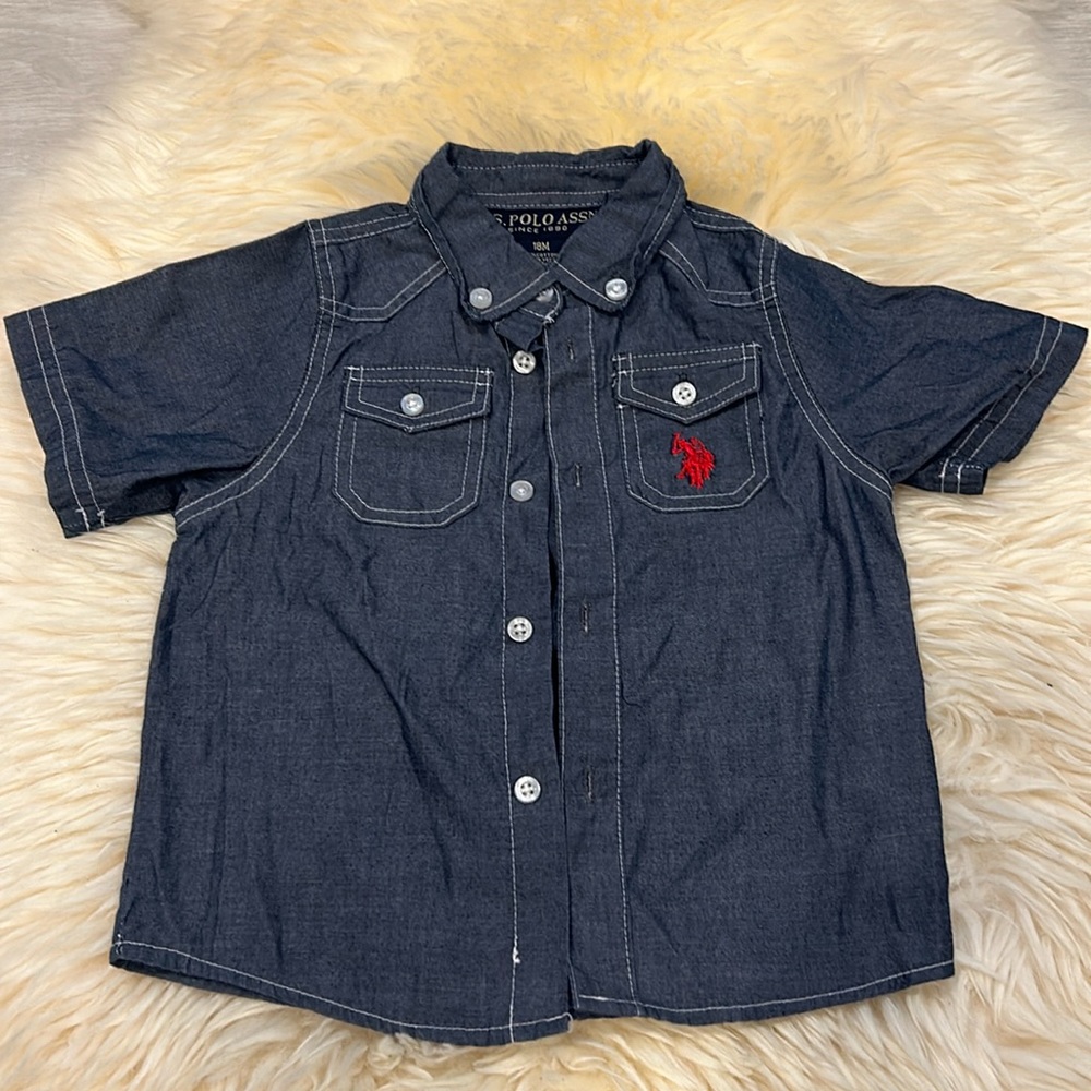 U.S. Polo Assn. Gray Button-Down Half Sleeve Shirt with Back Detail in size 18M